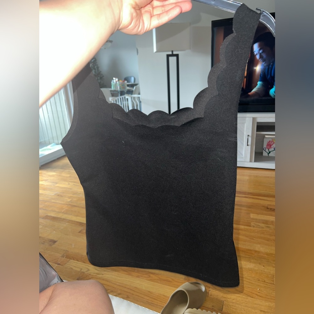 Cute black top